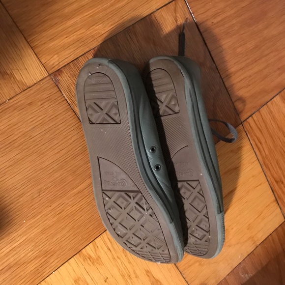 Converse shoes - Picture 2 of 3